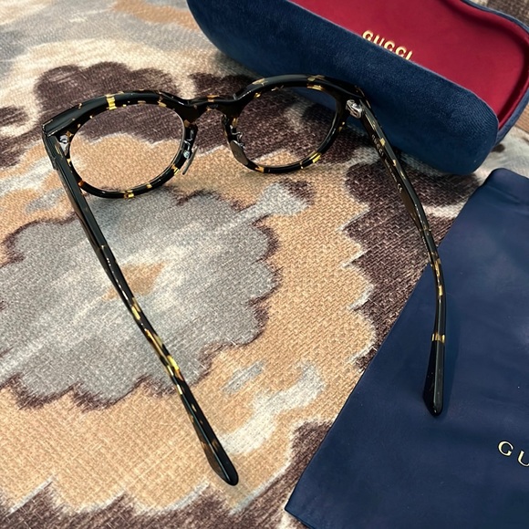 Authentic Gucci Prescription eyeglasses - Picture 16 of 17